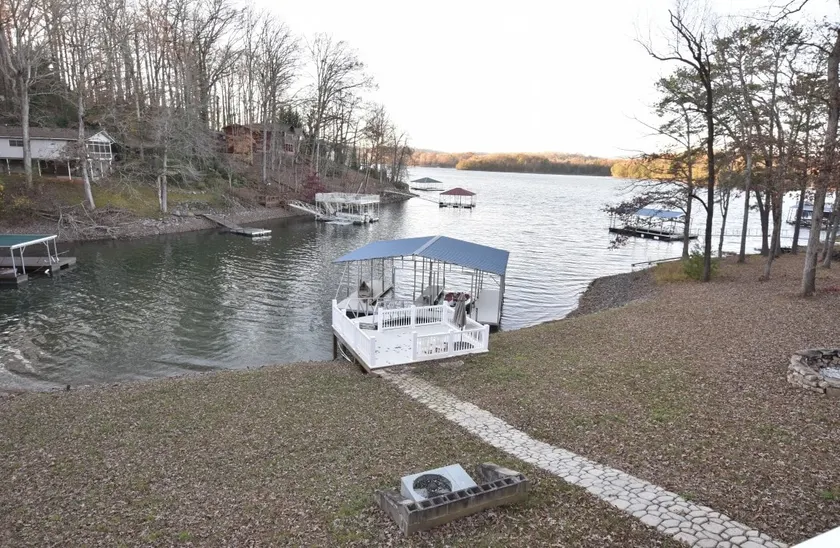 Lake Life - Lakefront - Hot Tub - Image 1