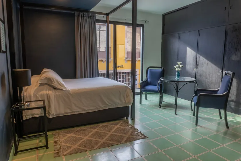 Bright apartment with balcony in downtown León - Image 1