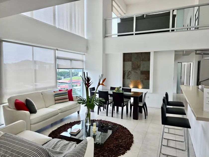 Exclusive Penthouse with an excellent location - Image 1