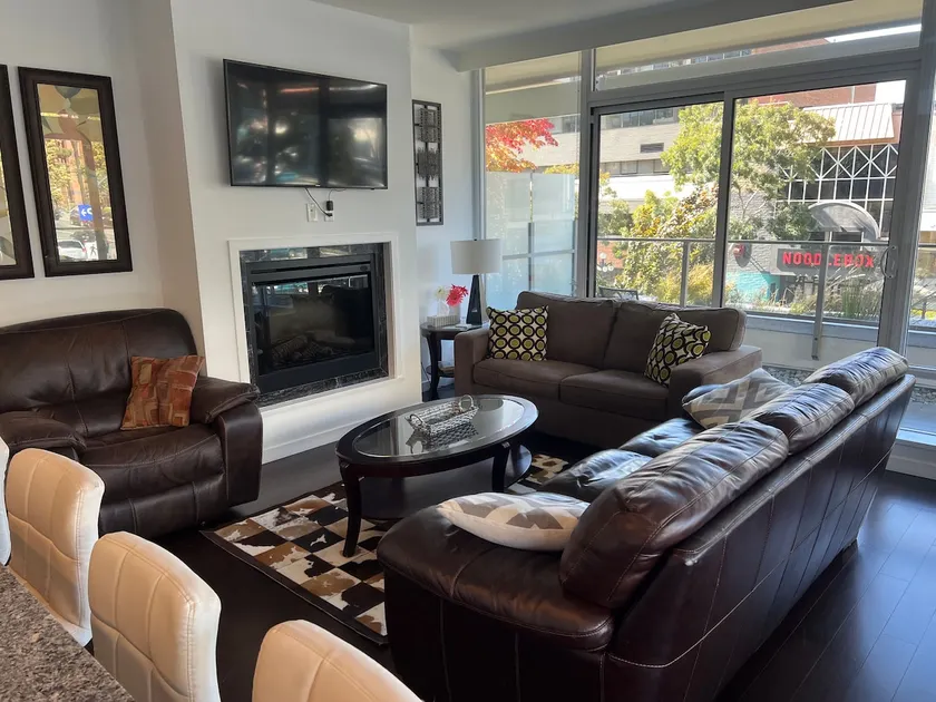 Waterfalls Hotel Beautiful 2 Bed 2 Bath Condo - Image 1