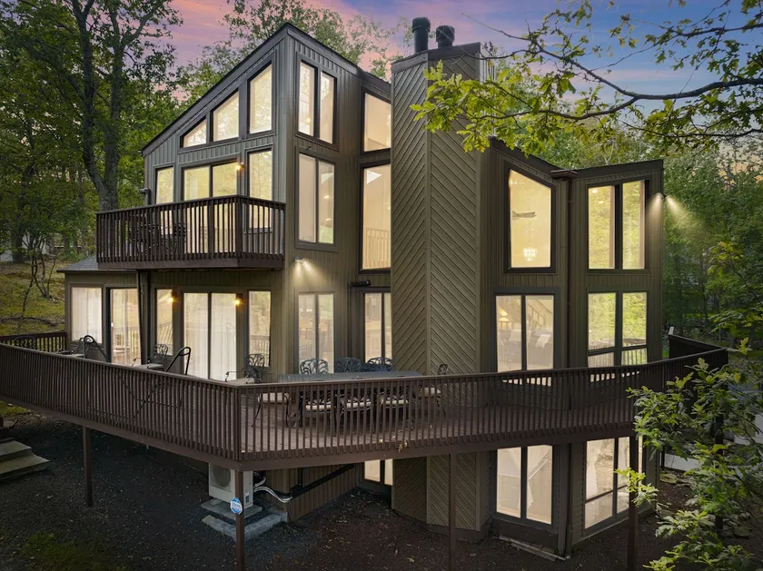 Magical Lake View 5 BR/Hot Tub/Game RM/Poker Room! - Image 1
