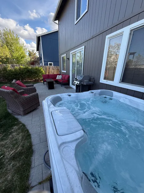 Family Retreat: 3 Kings, Hot Tub, Pets Welcome! - Image 1
