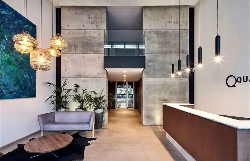 Quartier Luxury 3 - Image 1