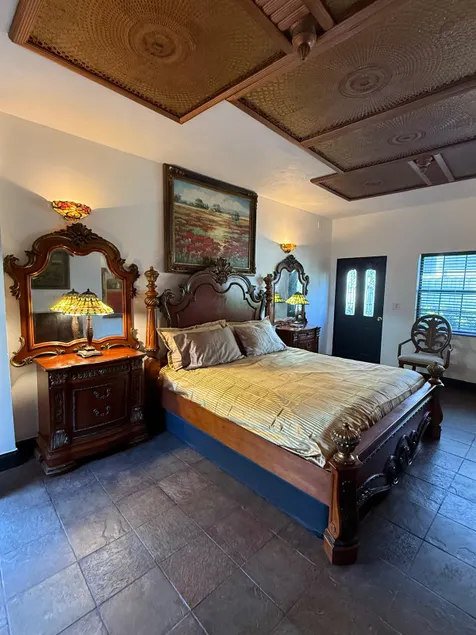 Miami Coconut Grove extravagant luxe guest suite - Image 1