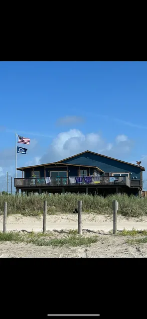 THIS. IS. IT. BEACHFRONT LIVING in MomJeans! - Image 1