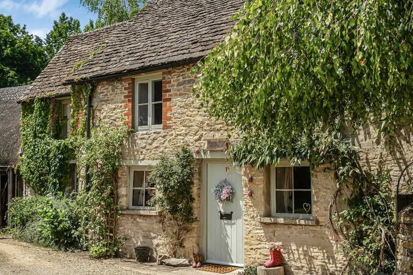 Luxury Cottage Dog friendly with Hot Tub - Image 1