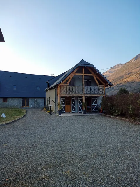 Cozy cocoon in the heart of the Pyrenees - Image 1