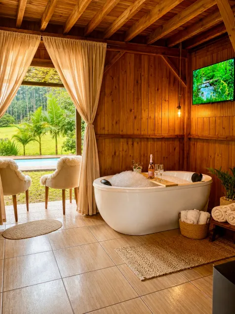 Romantic Getaway with Hot Tub and Exclusive Pool - Image 1