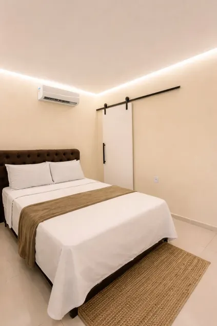 Modern Apartment | 6 min to Airport | Wi-Fi | Self Check-in - Image 1