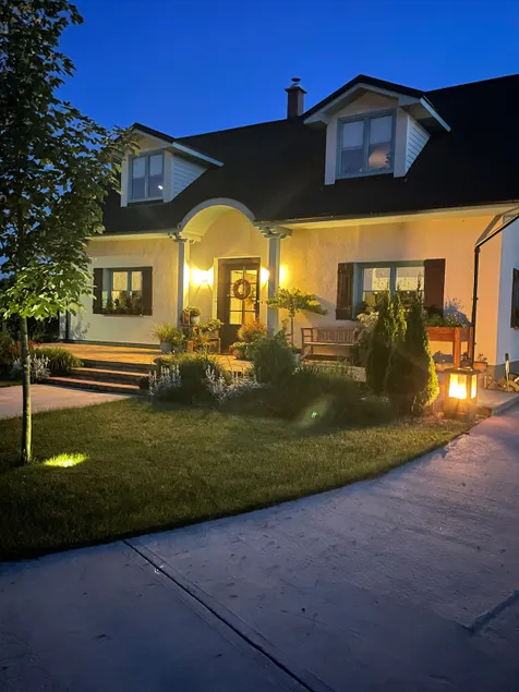 Luxury accommodation in Farmhouse - Image 1