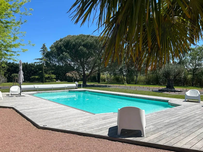 La Grangeneuve côté piscine - Image 1