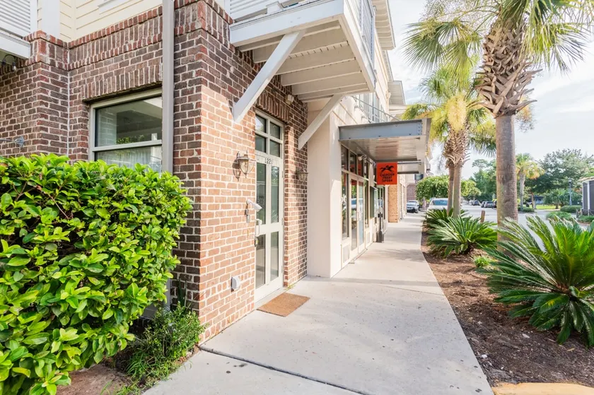 Divers Inn - Image 1
