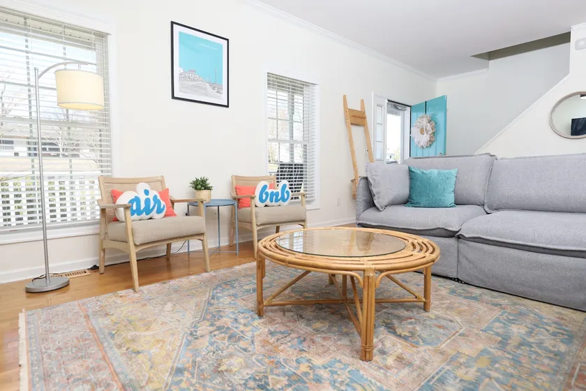 Spacious Home with Deck - Image 1