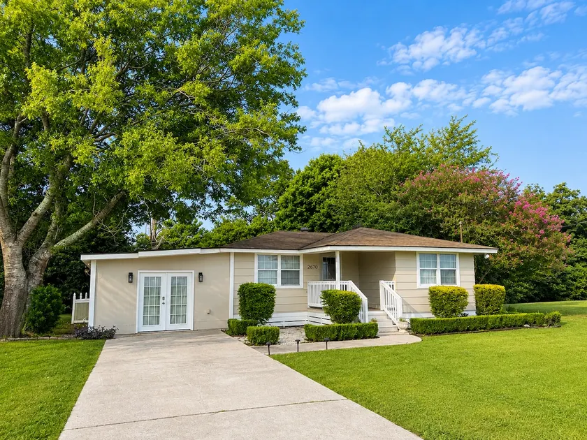 Cedar Cottage Escape on the Bayou - Image 1