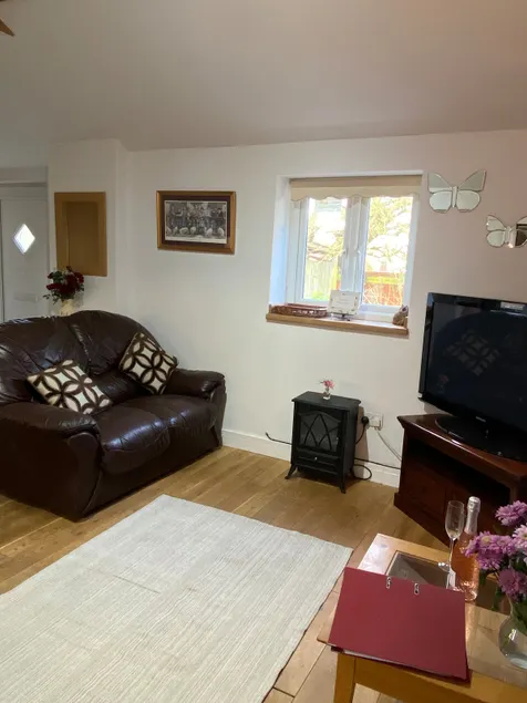 Detached Holiday Home in Norfolk/Cambridgeshire,sleeps 4 great for children/pets - Image 1
