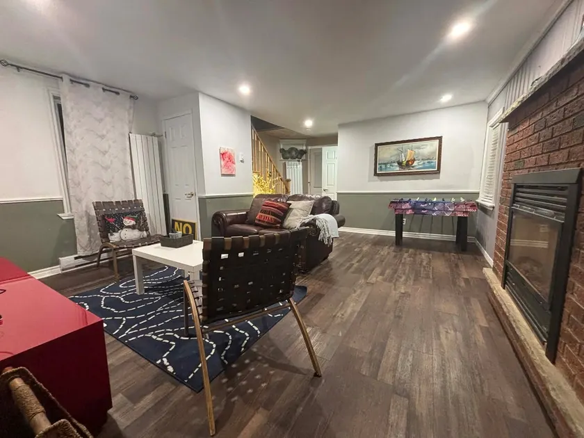Entire detached 3-bedrooms cute home in Cornwall area - Image 1