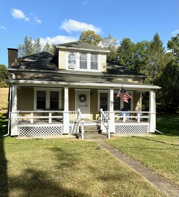Farmhouse Retreat close to Elk Mtn. Ski Resort - Image 1