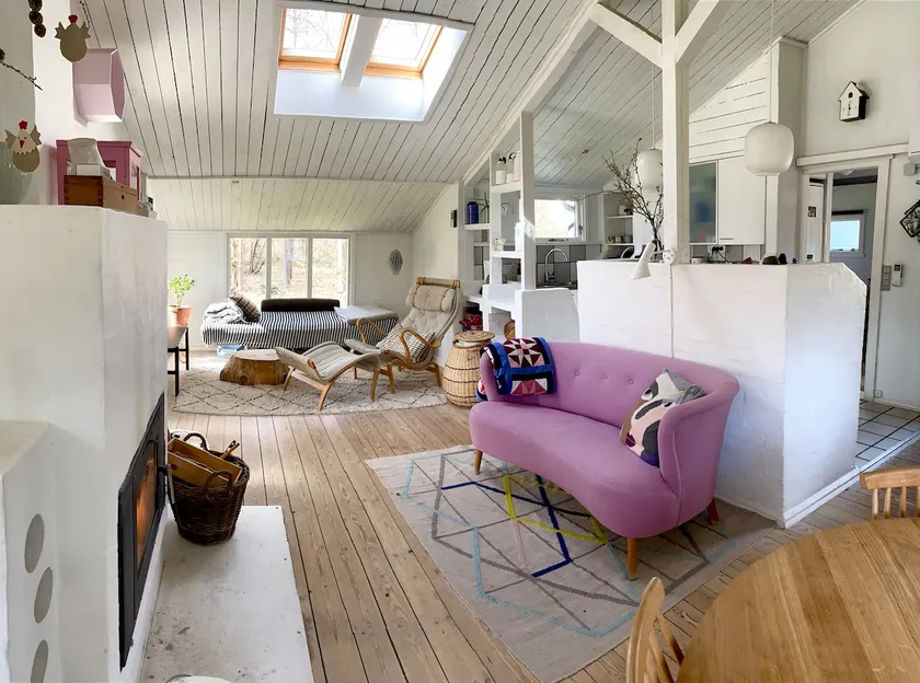 Cozy summer cottage on large natural plot - Image 1