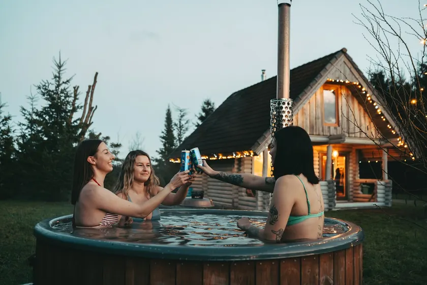 Romantic stay at loghouse VäikeTeeMaja - Image 1