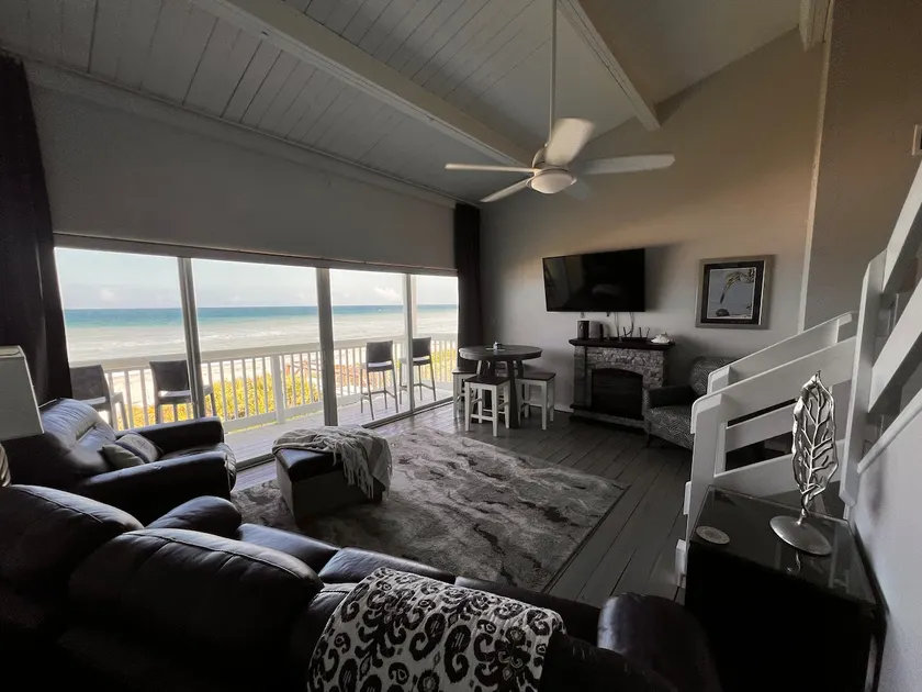 Oceanfront 3-sovrum / 2-bad lyxigt radhus i hjärtat av Melbourne Beach - Image 1