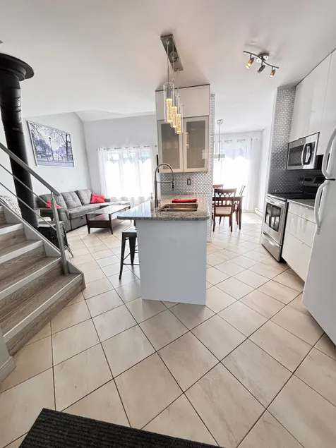 Mountain escape: 3 BR, pool, near Mont Sainte-Anne - Image 1