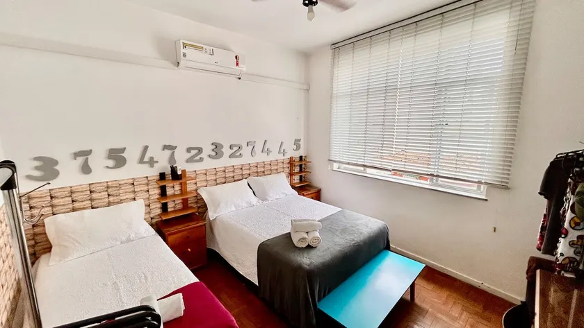 Excellent location next to the subway and tourist attractions - Image 1