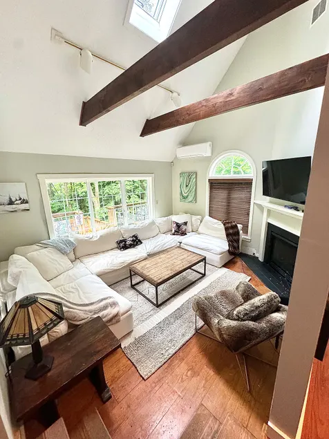 Cozy Chalet 5mins from Okemo, SAUNA JACUZZI HOT TUB - Image 1