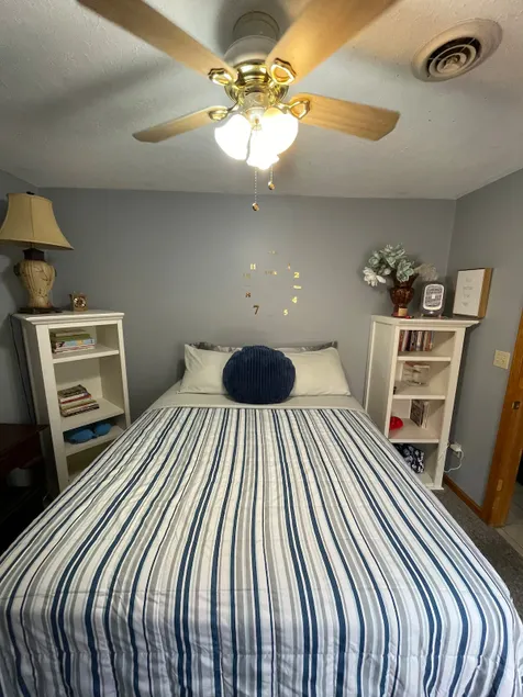 Cozy place to stay easy to Akron/Canton/Cleveland - Image 1