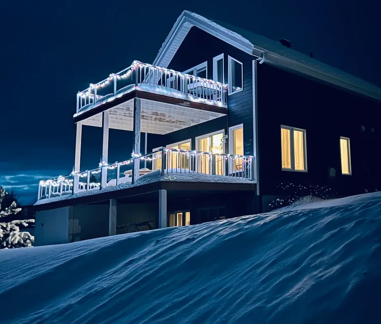Superb little cottage with river and mountain views. - Image 1