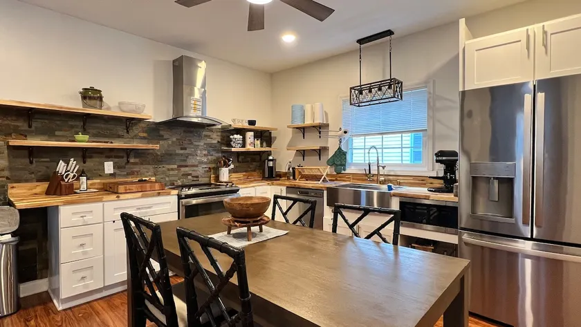2BR w/ Free Parking & Laundry | Mins to Downtown⁠ - Image 1