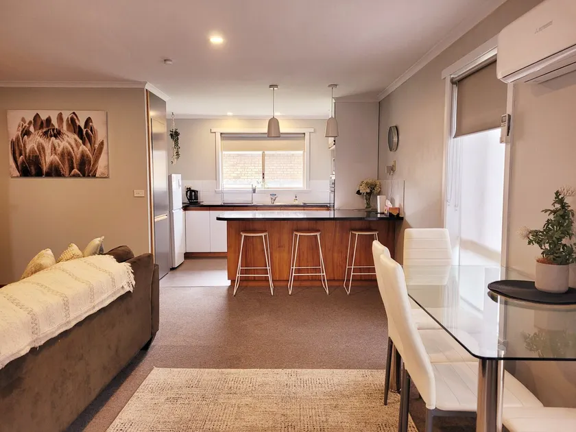 Close to Devonport, spacious & comfortable! - Image 1
