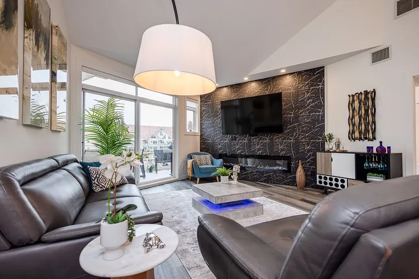 Luxury Penthouse Cathedral Loft with Lake View - Image 1