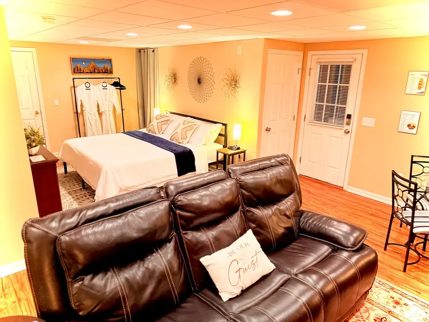 Private Guest Suite Near VT and RU - Image 1
