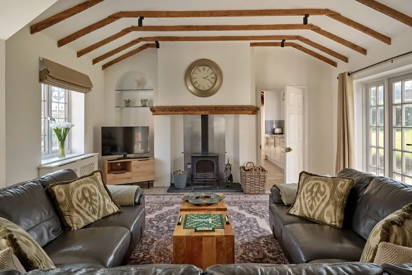 Cosy Cottage with log burner and private hot tub - Image 1