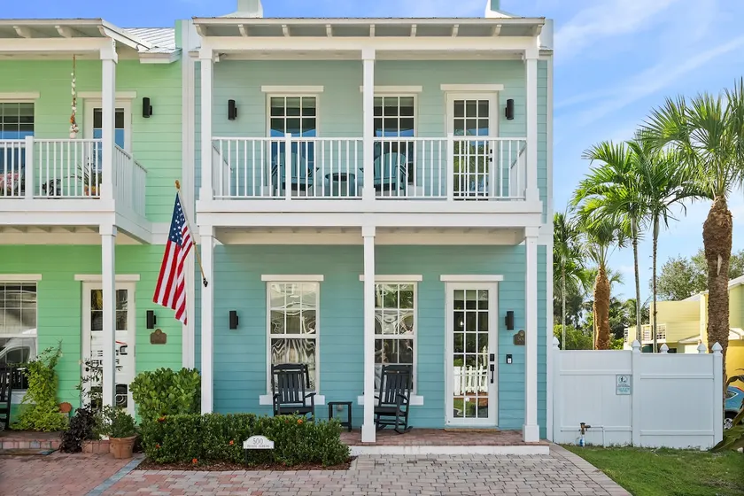 Great Location, Upscale 3 Bedroom - Image 1