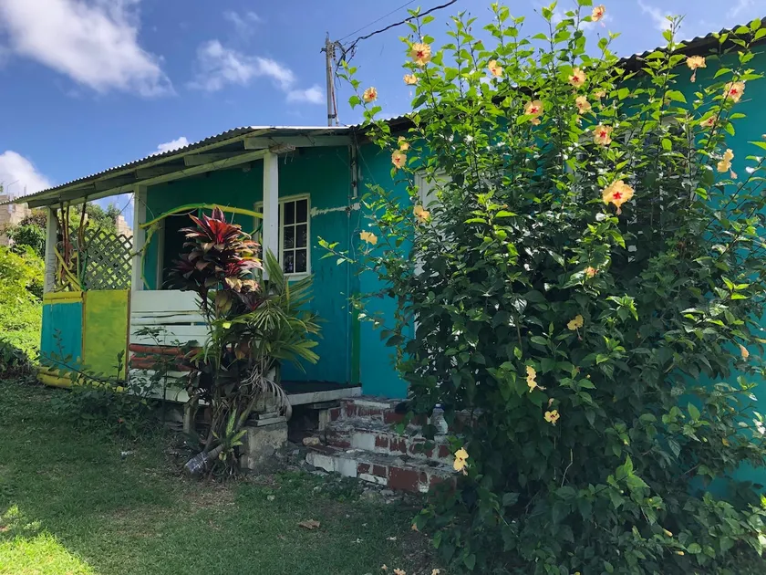 Easymans' Winifred Beach Cottage - Image 1