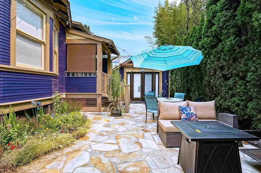 Patio Villa sleeps 1 to 4 has 2 kitchens gas fire pit - Image 1