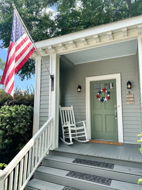 The Cottage on Hay Street - Downtown, Pet Friendly - Image 1