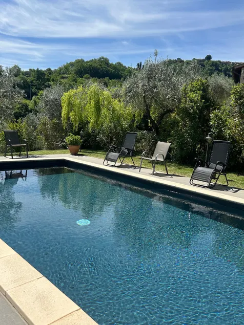 Villa with Pool & Vineyard Views in Montalcino - Image 1