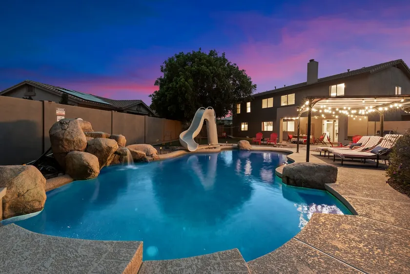 Ultimate Getaway Sleeps 16+ Pool Heat Option & Spa - Image 1