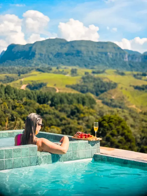Chalet with heated pool and amazing view - Image 1
