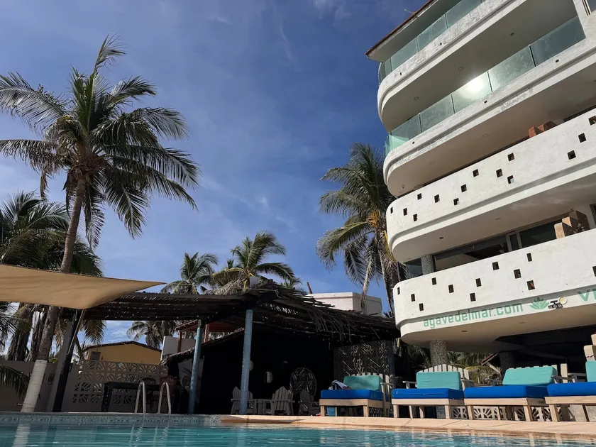 Pet-friendly loft right on the beach - Image 1