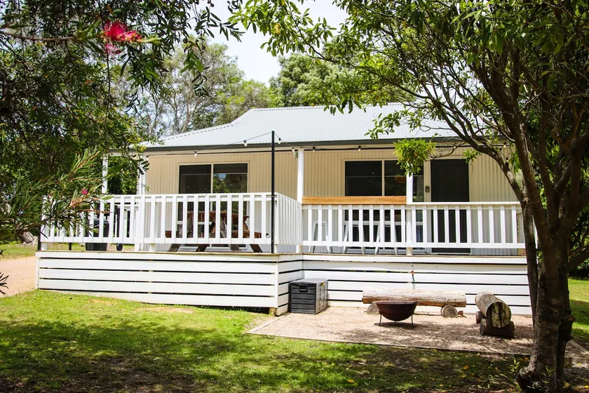 Coastal Cottage- Lakes Entrance - Image 1