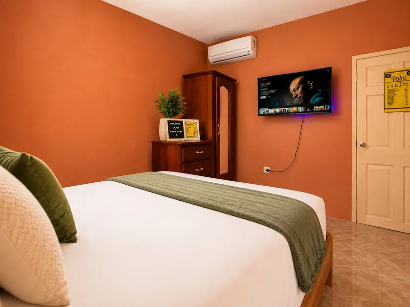 Convenient Stay (Cozy) - Image 1