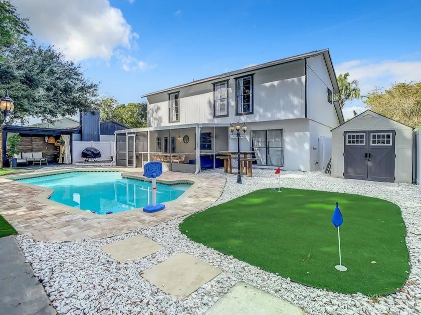 “Sunny Retreat”Pool & Mini Golf - Image 1