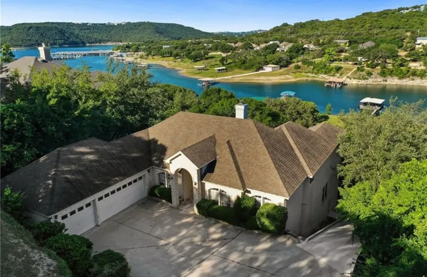 Lakefront/ Dockside at Lake Travis ATX / Fishing - Image 1