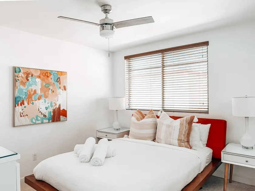 (M212) SOFI 4th St, Beach, Heated Pool, Parking - Image 1