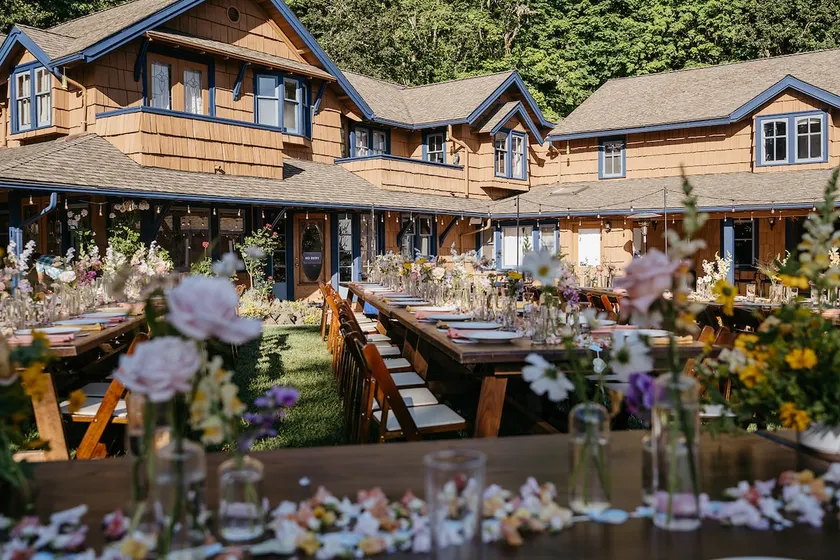 A storybook getaway on 200 acres outside Eugene - Image 1