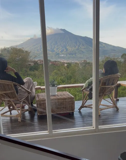 Villa Rumah Batu/ View Gn. Arjuna - Image 1