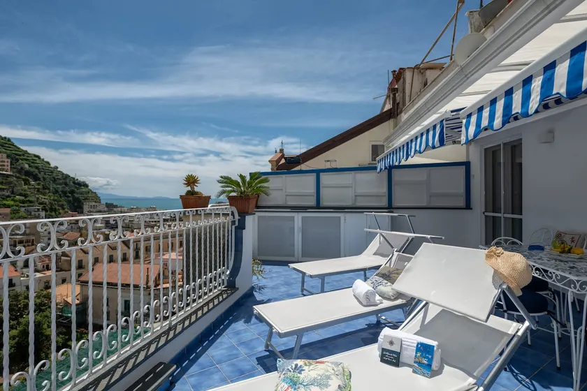 Grecale: Apartment with breathtaking ocean views and a patio—sleeps up to 5 people   - Image 1